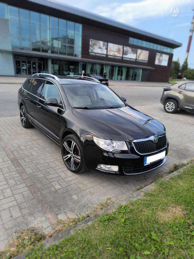 Skoda Superb 2012 — photo 32