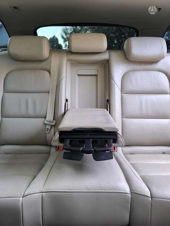 Skoda Superb 2012 — photo 36