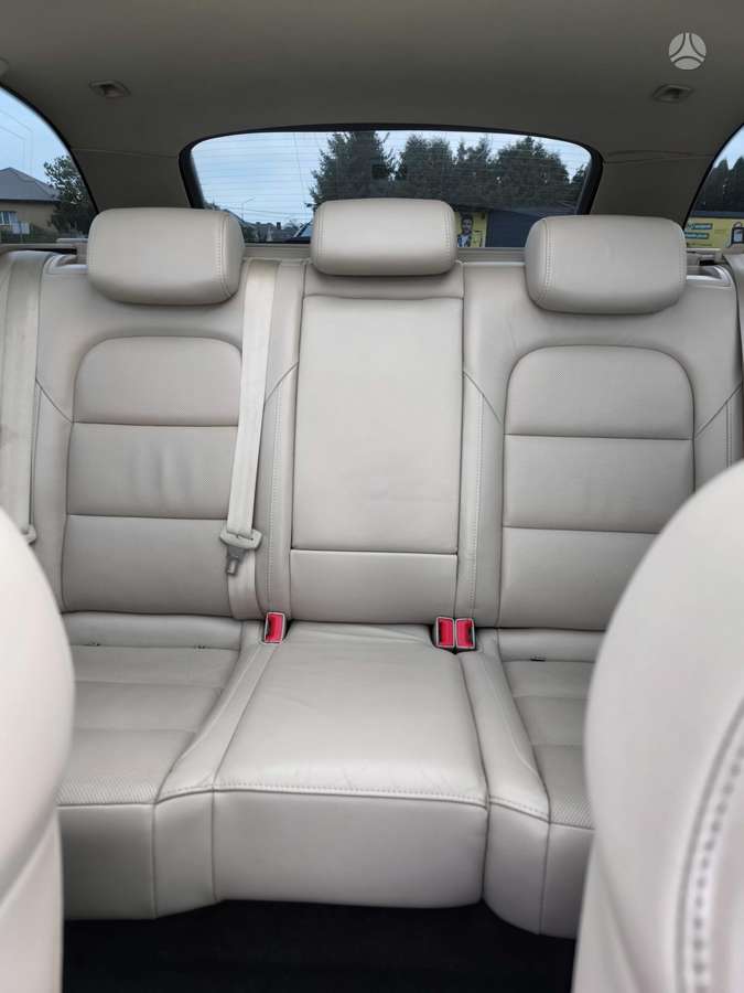 Skoda Superb 2012 — photo 37