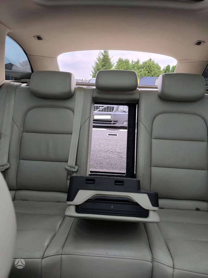 Skoda Superb 2012 — photo 38