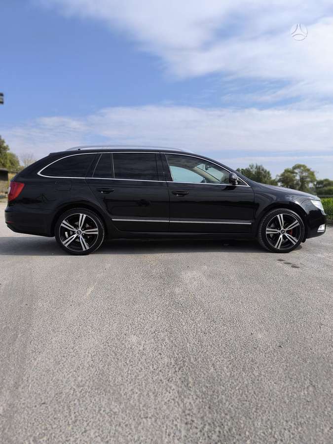 Skoda Superb 2012 — photo 5