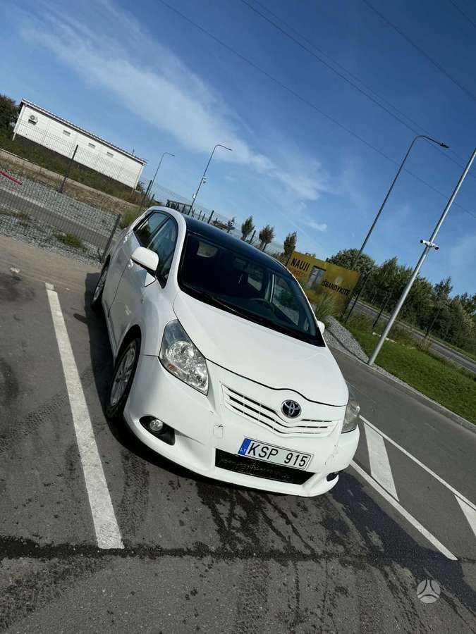 Toyota Verso, 2011