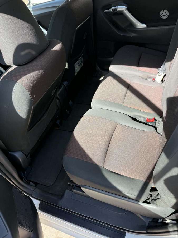 Toyota Verso 2011 — photo 8