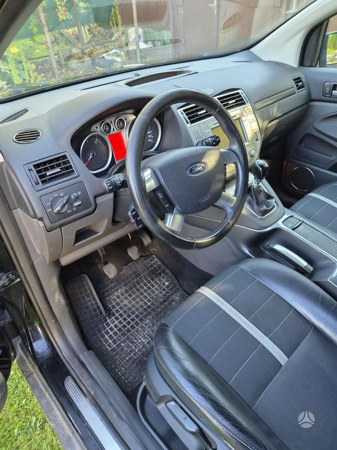 Ford Kuga 2011 — photo 9