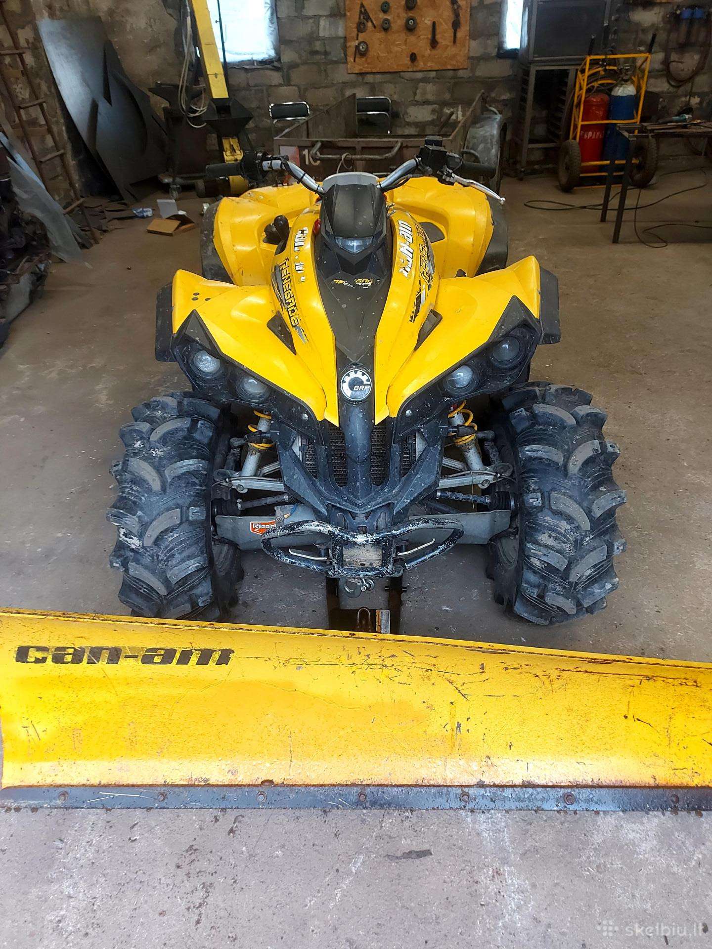 Can-Am Renegade 2007 — rear view