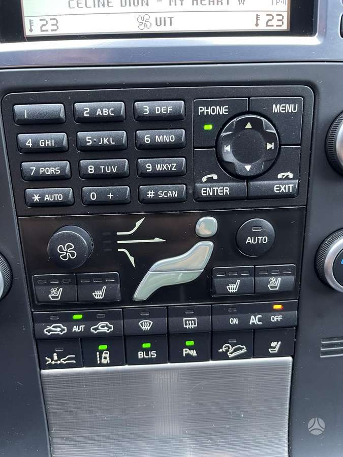 Volvo XC70 2011 — фото 19