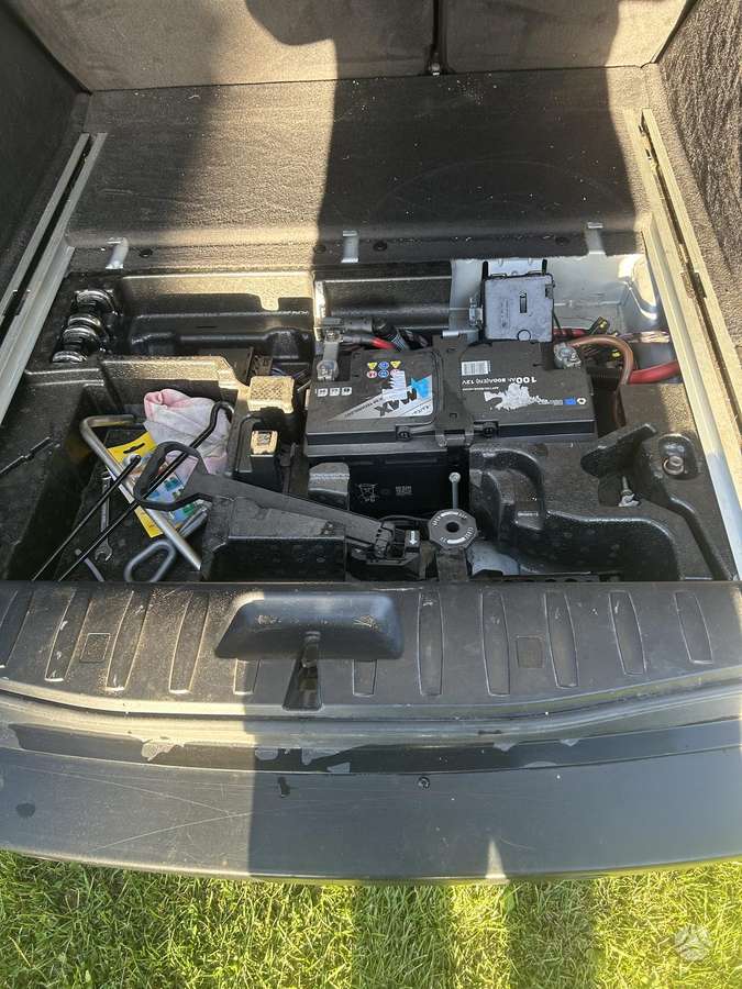 BMW X3 2004 — interior