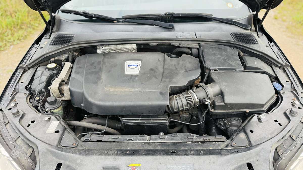 Volvo V70 2011 — photo 14