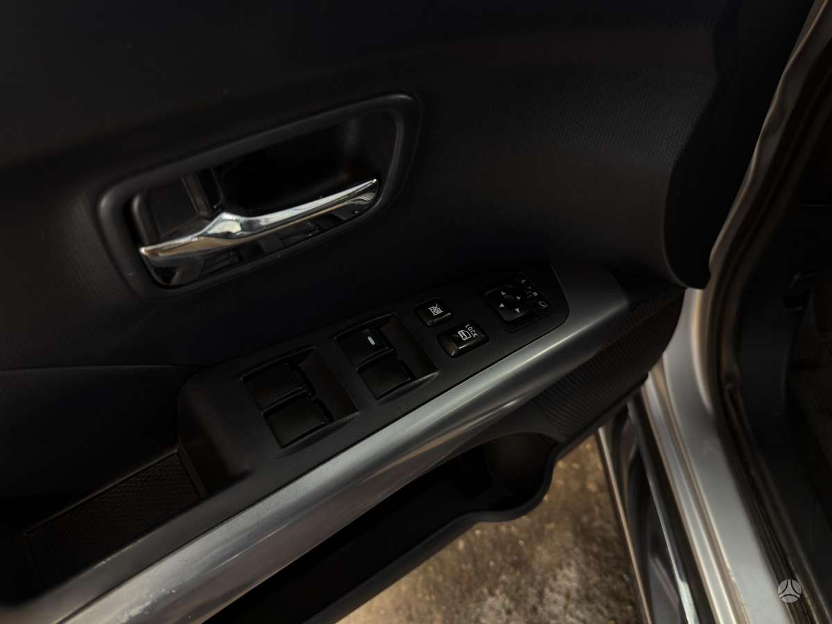Citroen C-Crosser 2009 — photo 13
