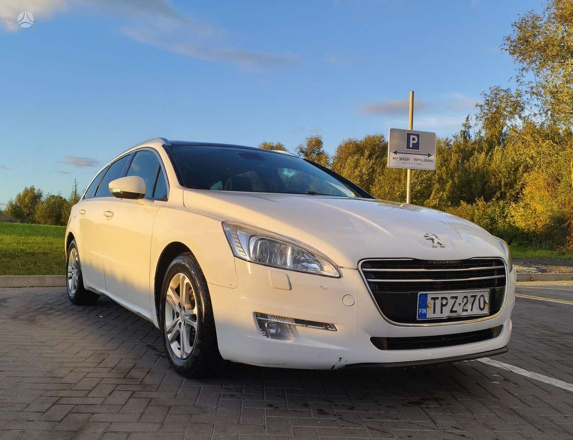 Peugeot 508 2011 — вигляд ззаду