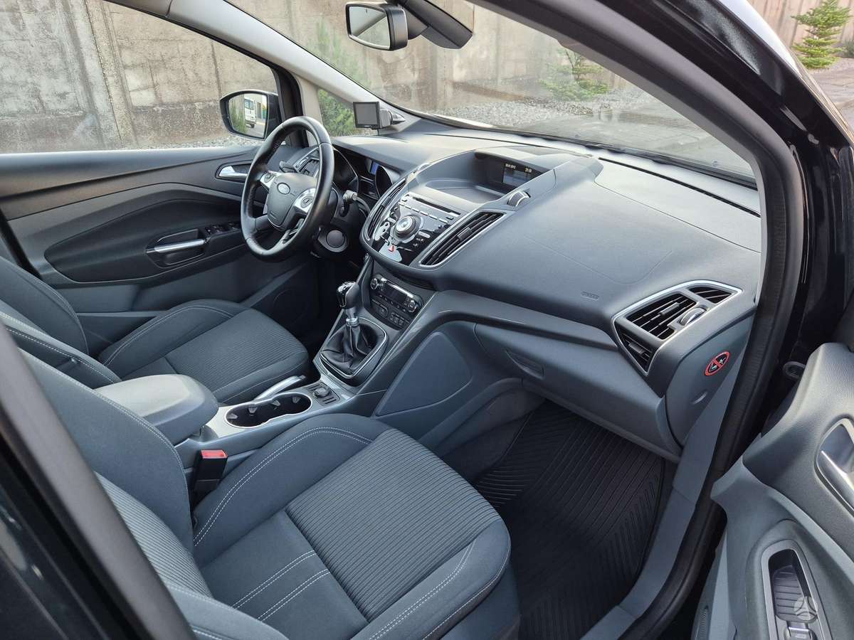 Ford C-MAX 2012 — photo 11
