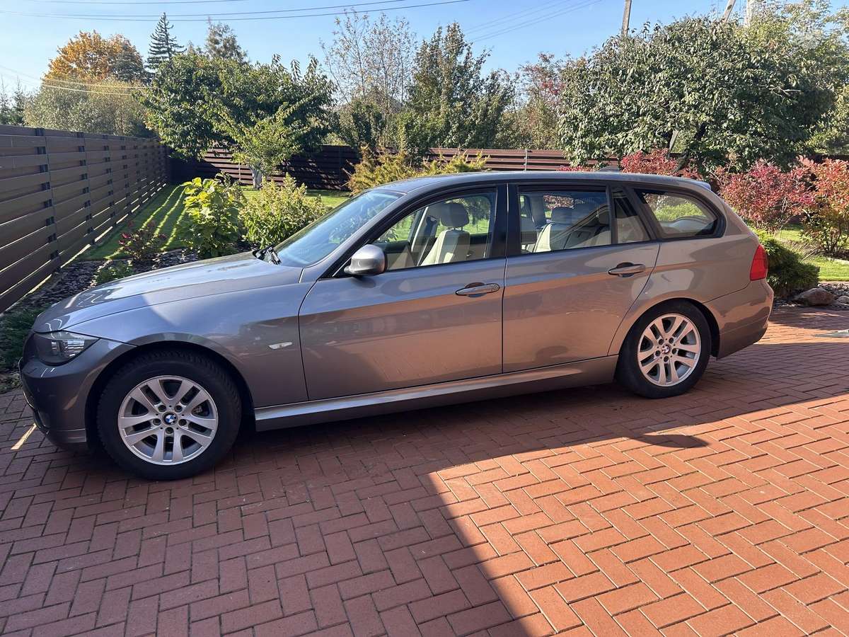 BMW 320 2009 — двигун 1995 cm³, 177 HP (130kW)