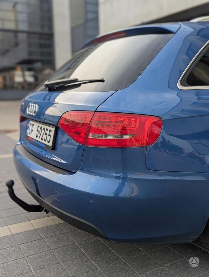 Audi A4 2011 — photo 16