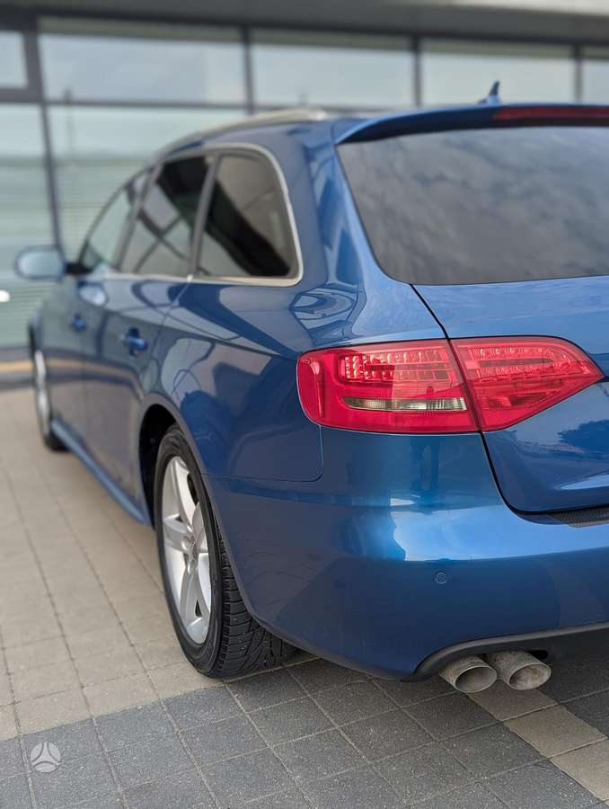 Audi A4 2011 — photo 17