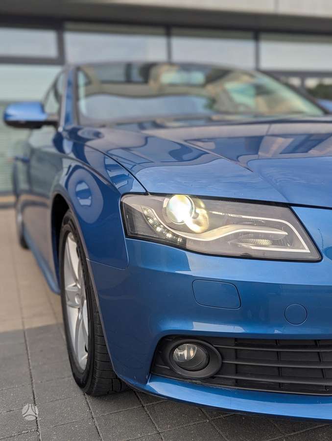 Audi A4 2011 — photo 19