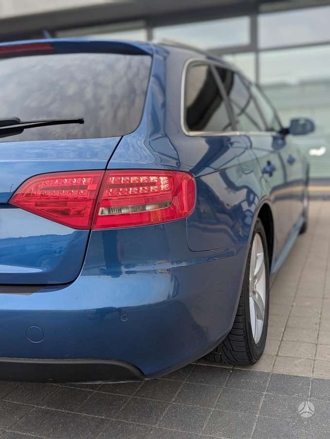 Audi A4 2011 — photo 19