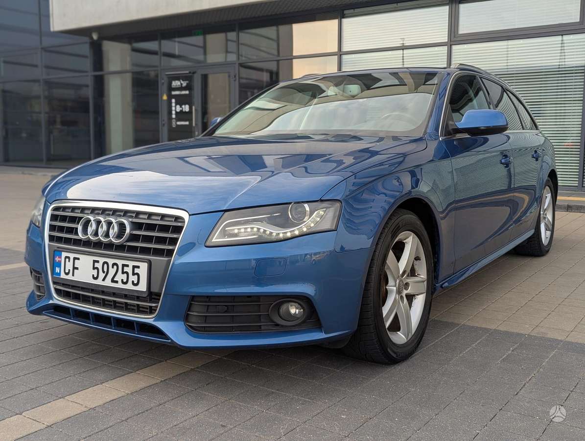 Audi A4 2011 — rear view