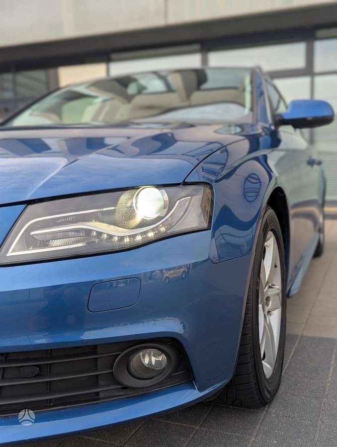 Audi A4 2011 — photo 21