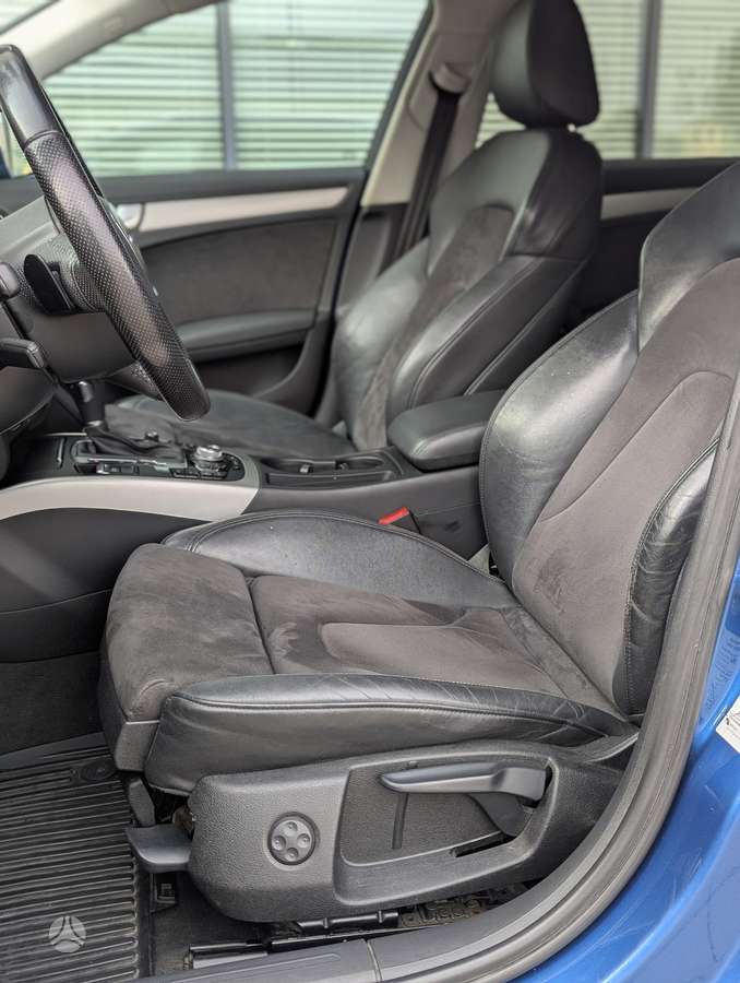 Audi A4 2011 — photo 26
