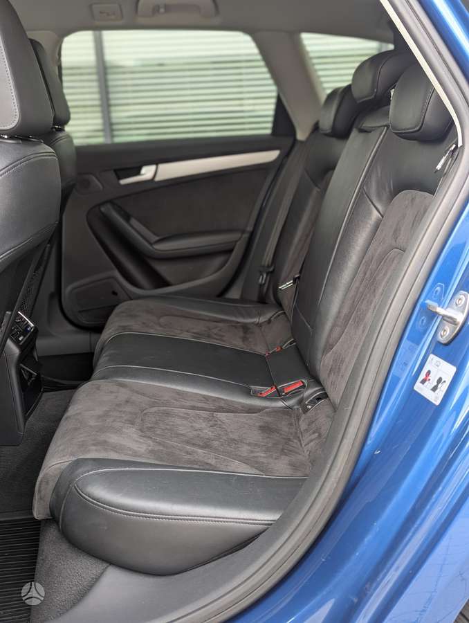 Audi A4 2011 — photo 29