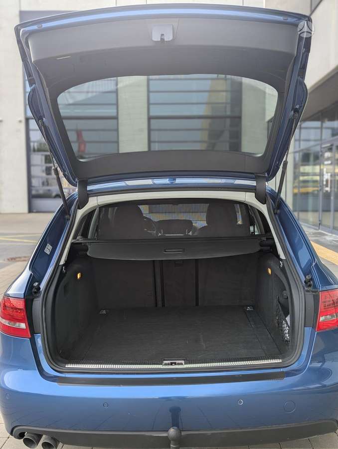 Audi A4 2011 — photo 29