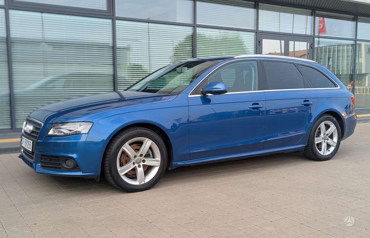 Audi A4 2011 — interior