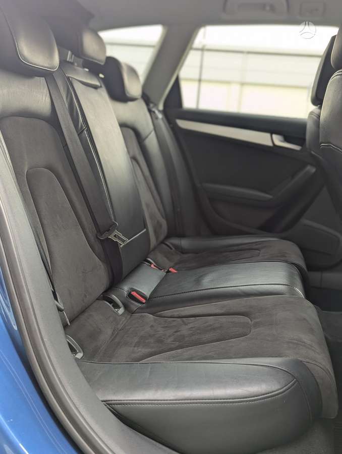 Audi A4 2011 — photo 32