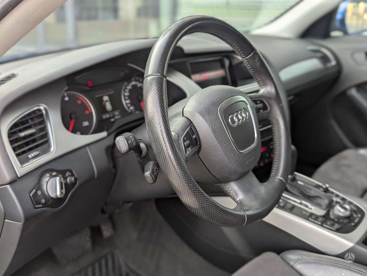 Audi A4 2011 — photo 39