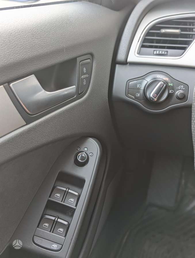 Audi A4 2011 — photo 44