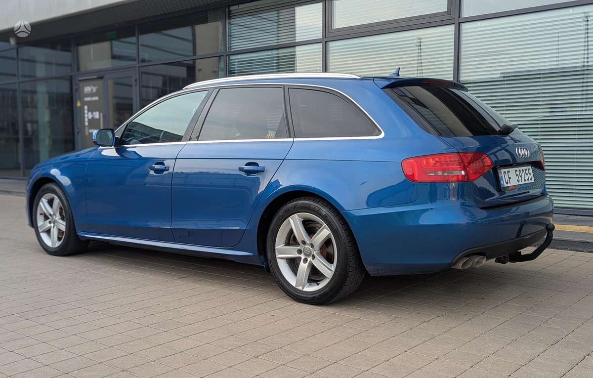 Audi A4 2011 — photo 5