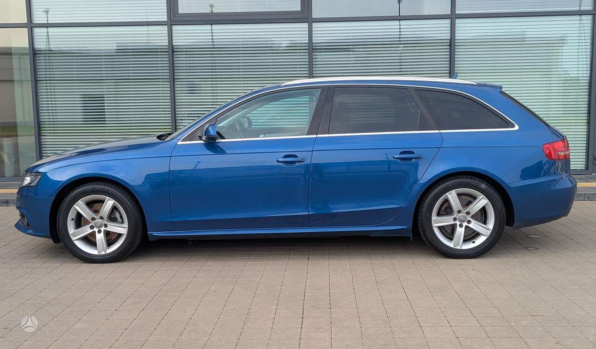 Audi A4 2011 — photo 6
