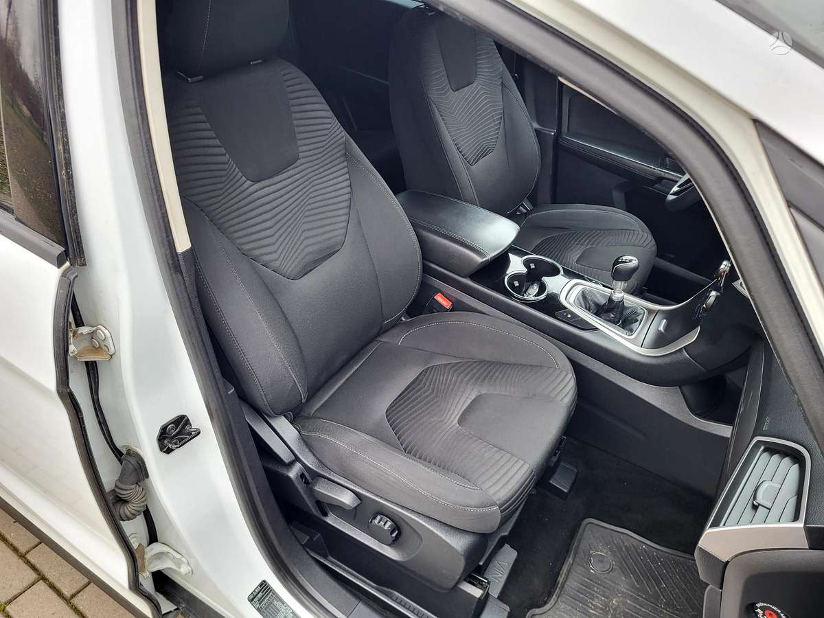 Ford S-MAX 2015 — фото 19