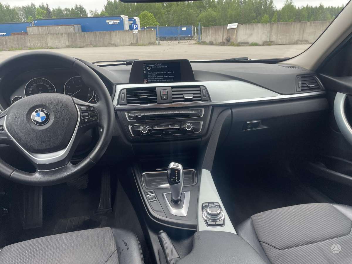 BMW 320 2014 — photo 16