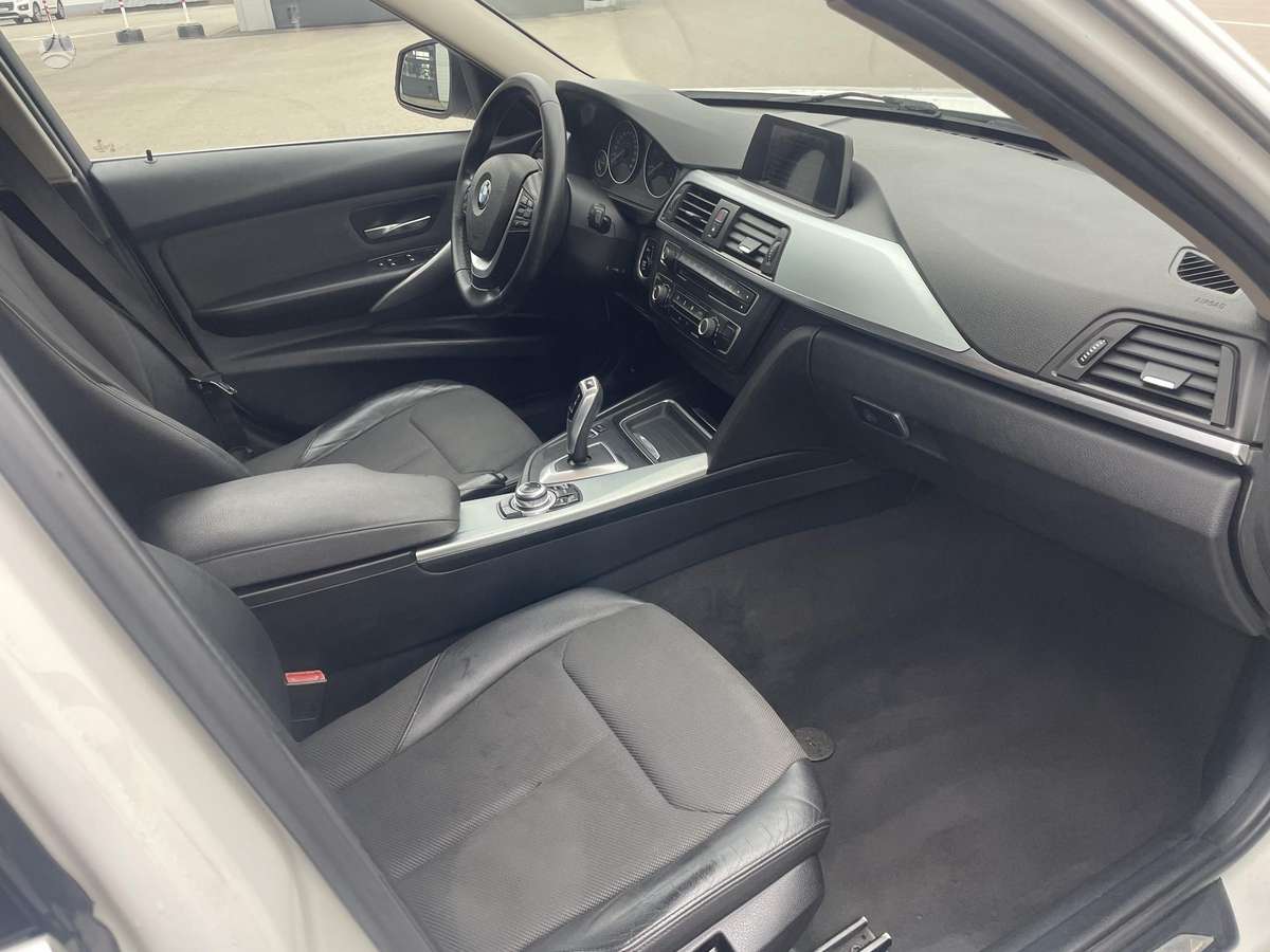 BMW 320 2014 — photo 9