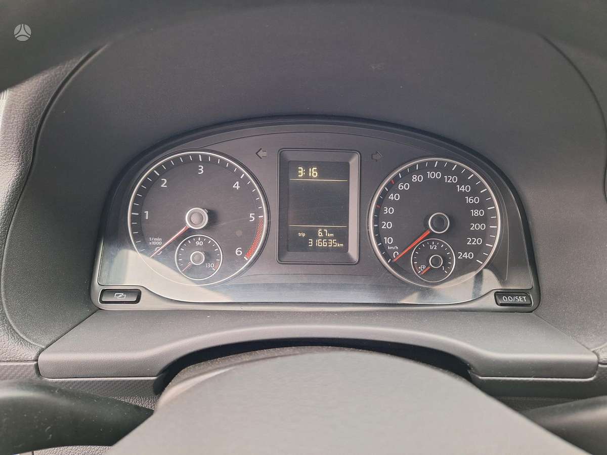 Volkswagen Caddy 2013 — photo 12