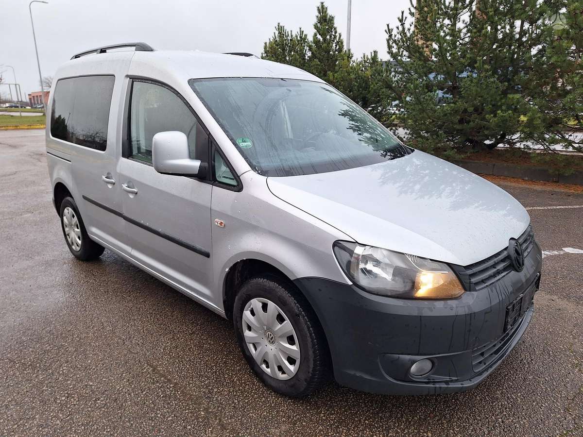 Volkswagen Caddy 2013 — rear view