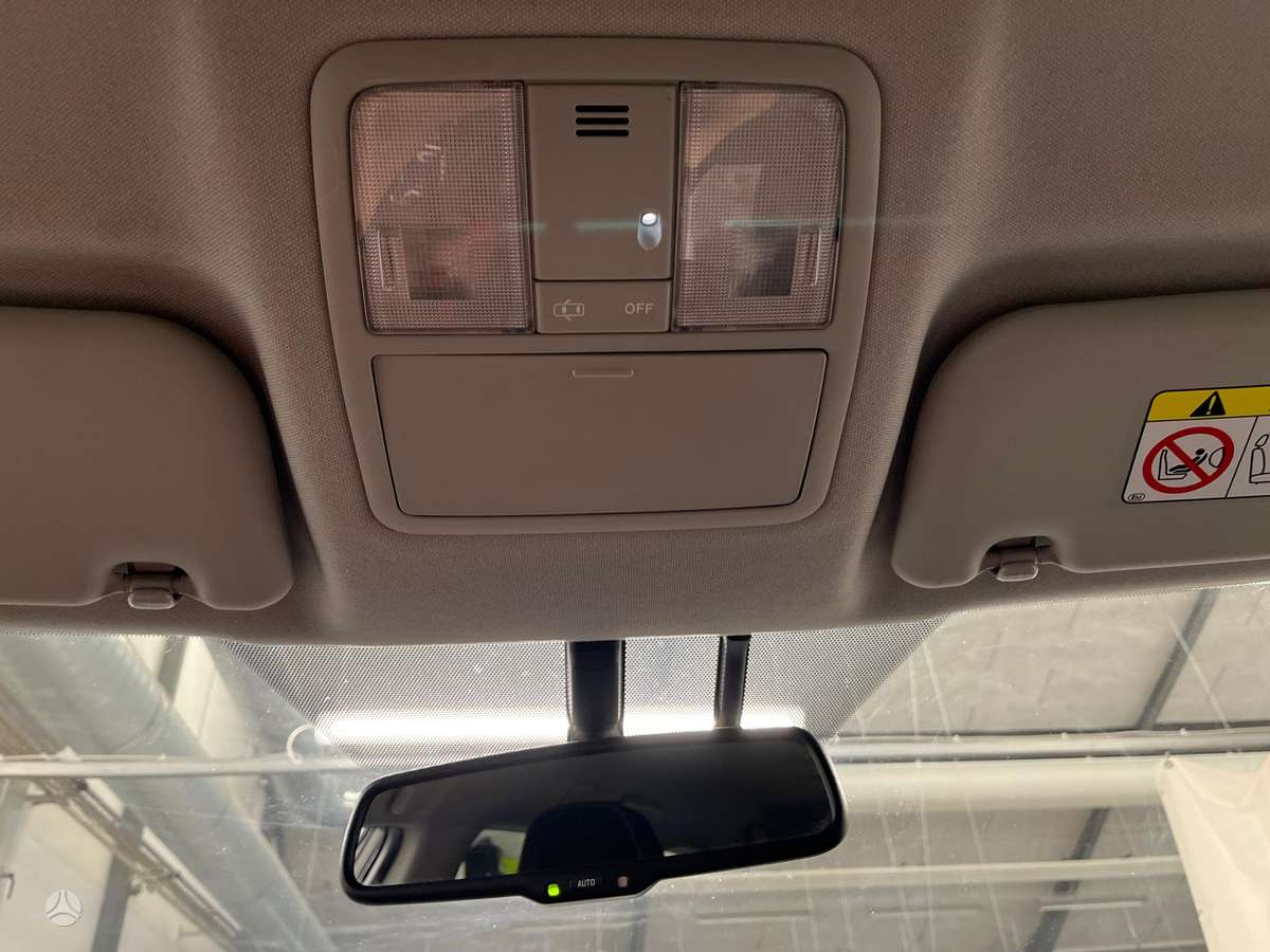 Toyota Auris 2014 — photo 12