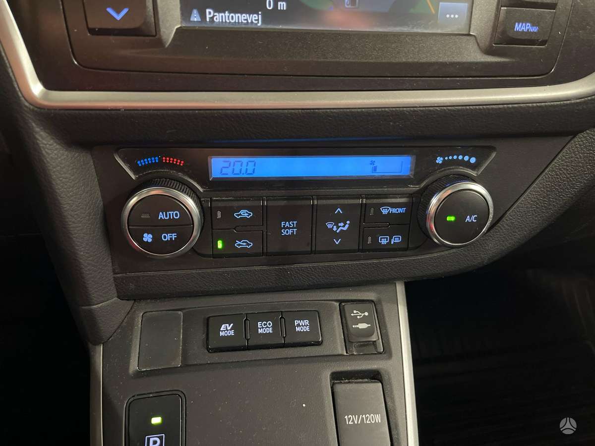 Toyota Auris 2014 — photo 14