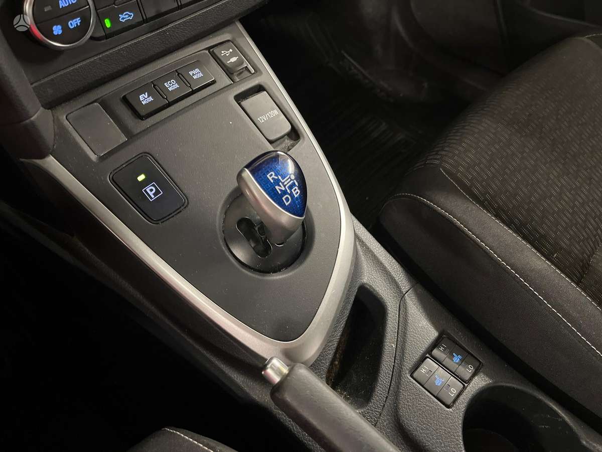 Toyota Auris 2014 — photo 15