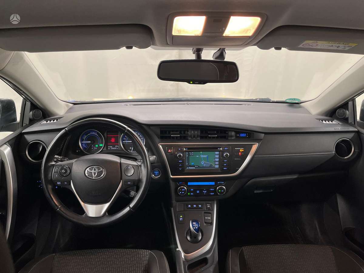 Toyota Auris 2014 — photo 21