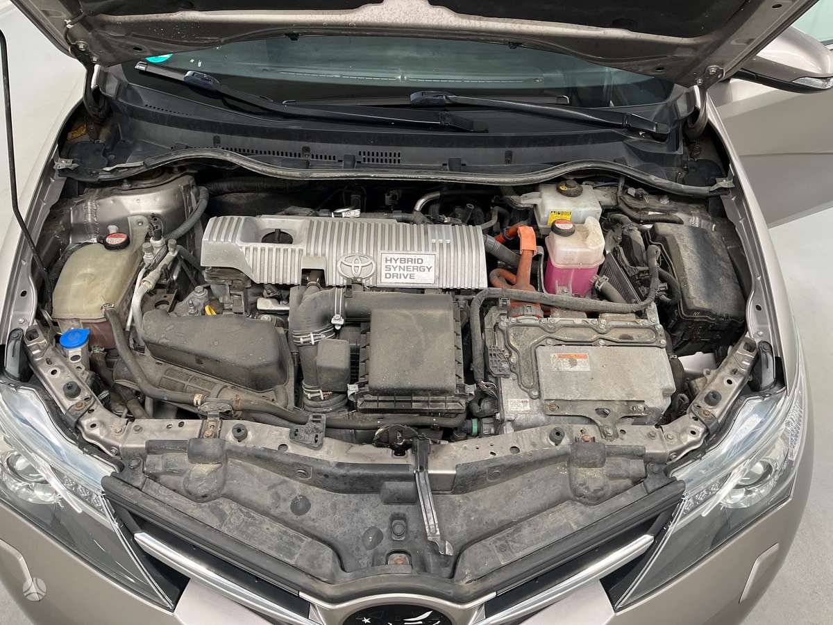 Toyota Auris 2014 — photo 25