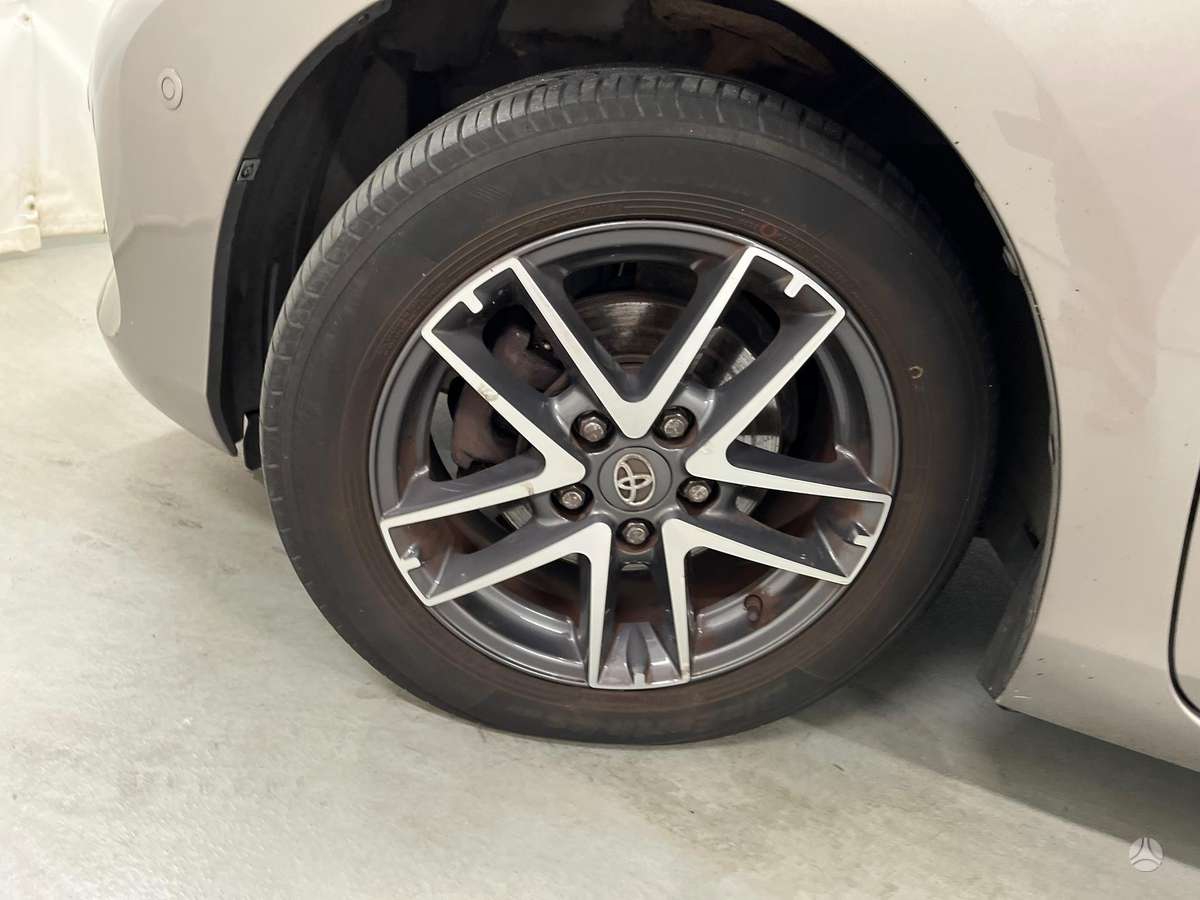 Toyota Auris 2014 — photo 27