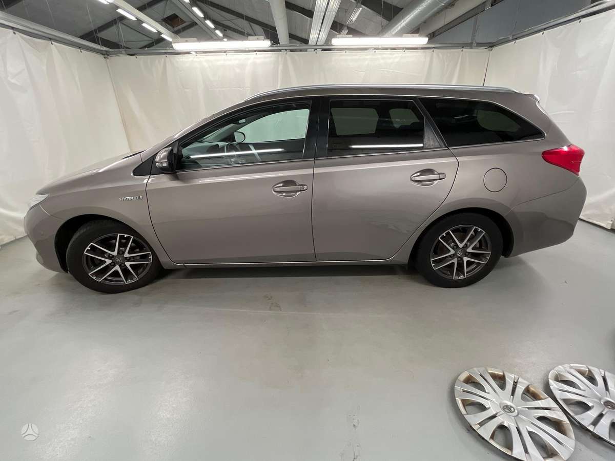 Toyota Auris 2014 — photo 5