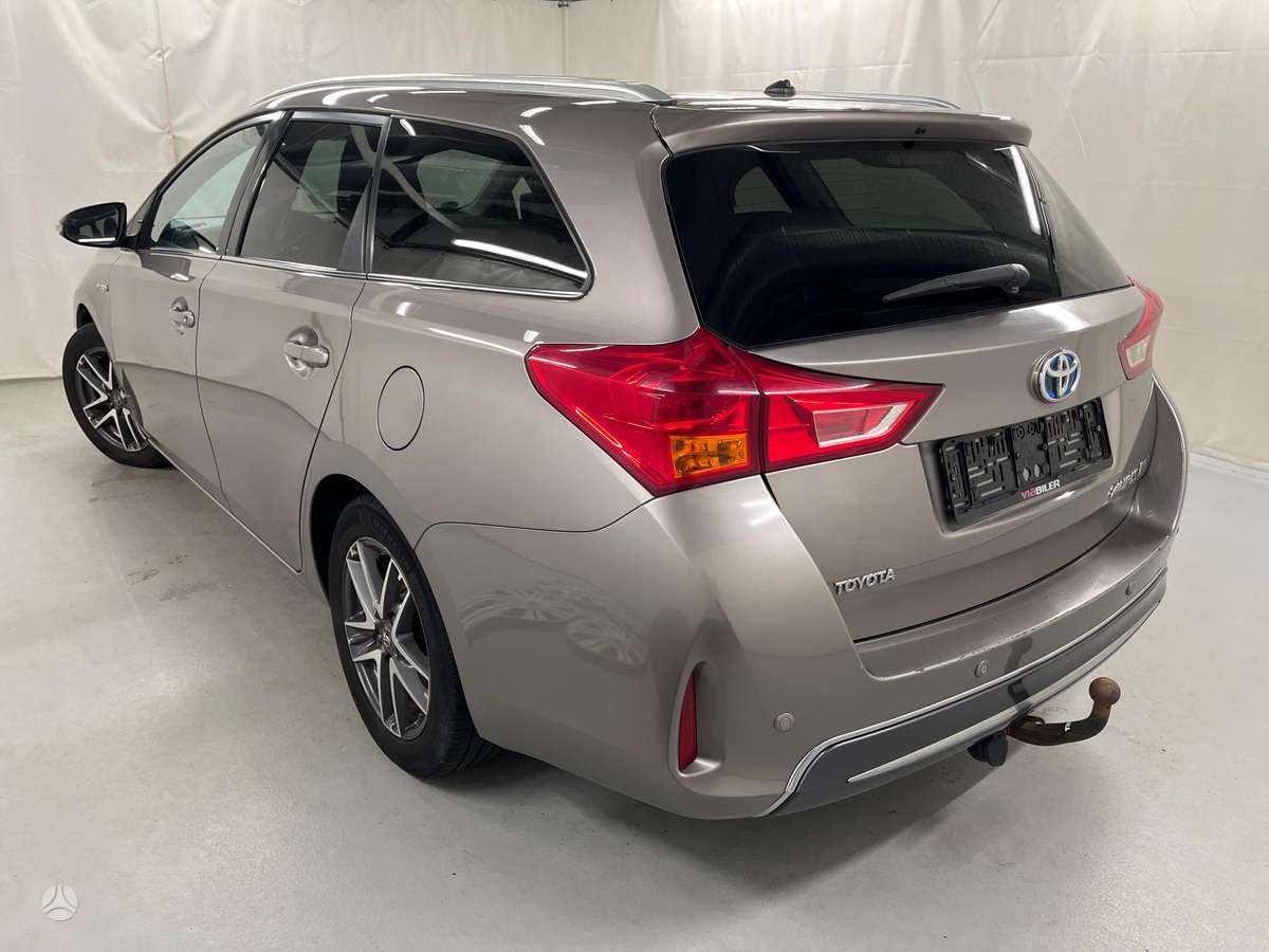 Toyota Auris 2014 — photo 7