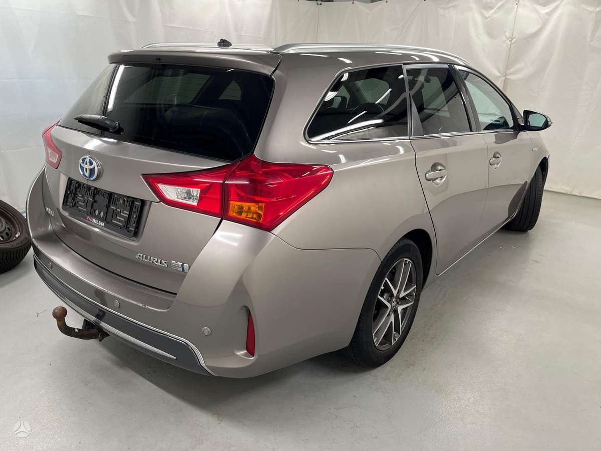 Toyota Auris 2014 — photo 8