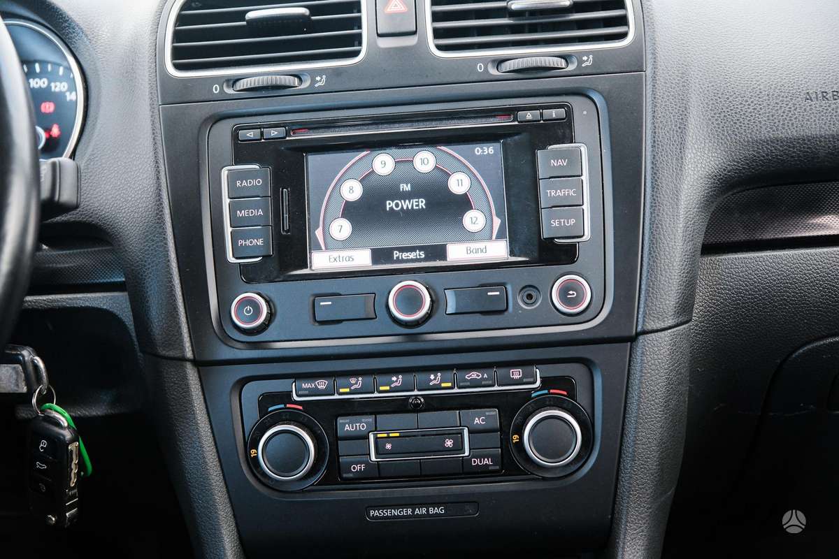 Volkswagen Golf 2011 — photo 13