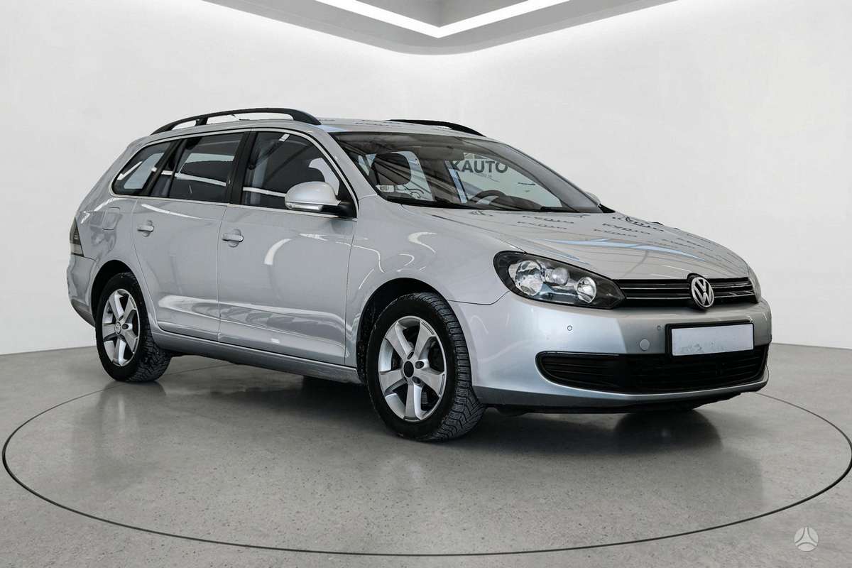Volkswagen Golf 2011 — rear view