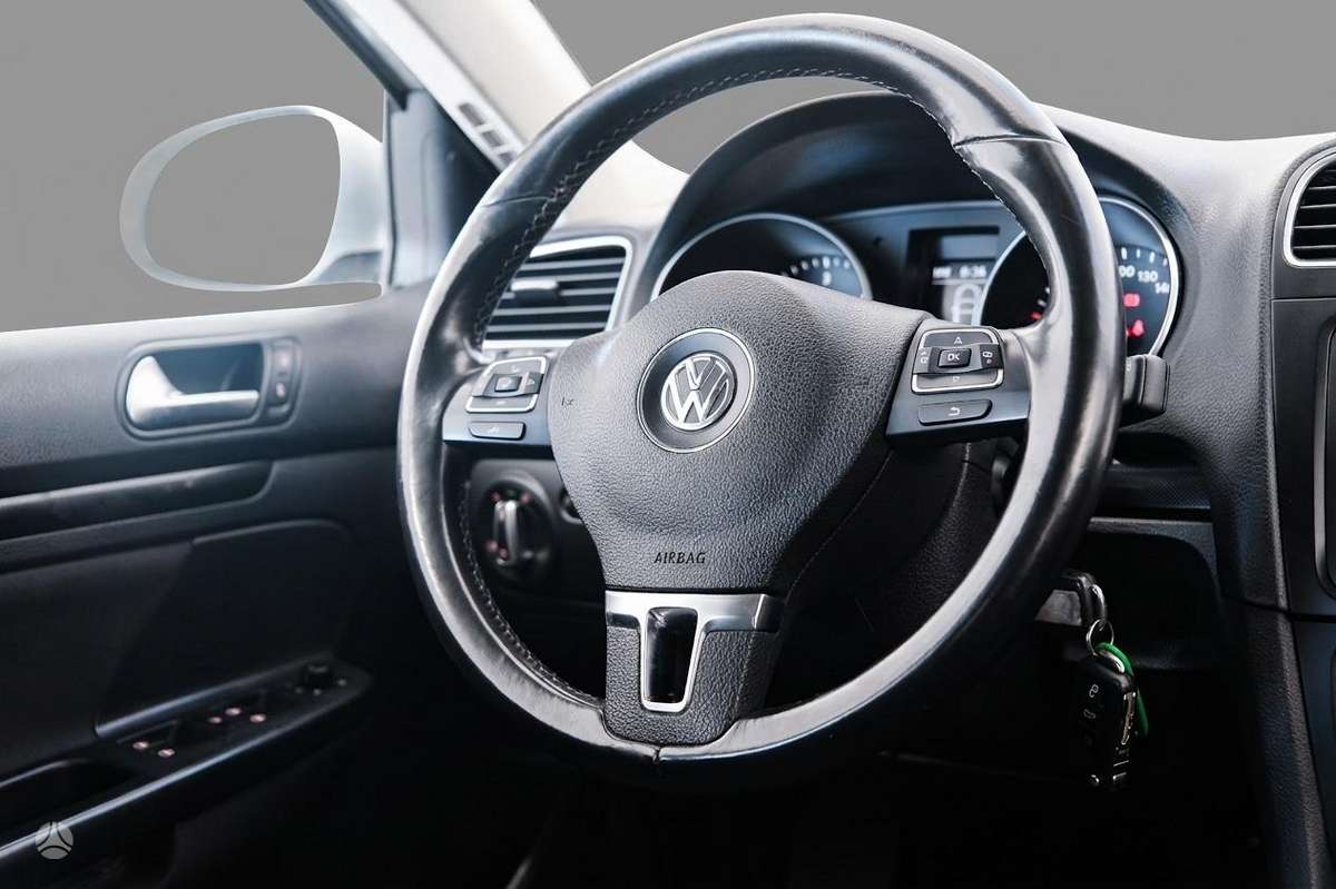 Volkswagen Golf 2011 — photo 8