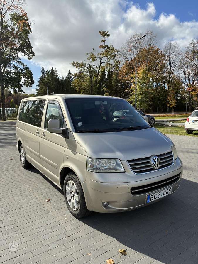 Volkswagen Multivan 2005 — салон
