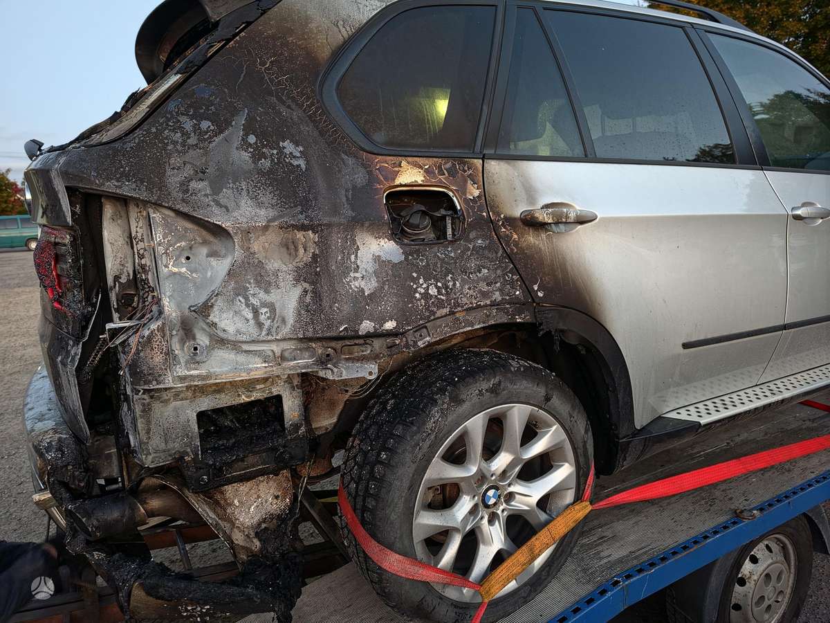 BMW X5 2011 — photo 10